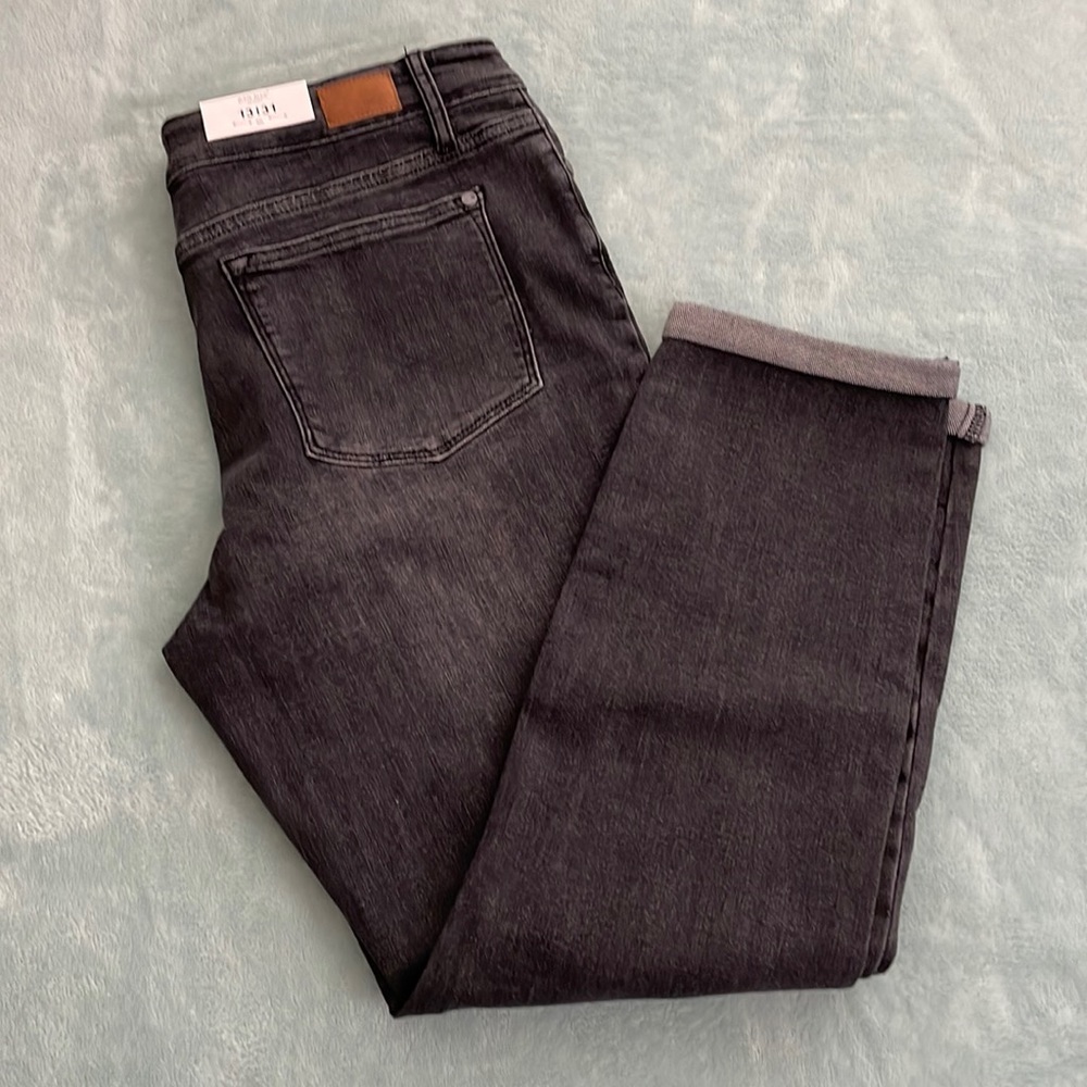 Judy Blue Boyfriend Fit “date night” style